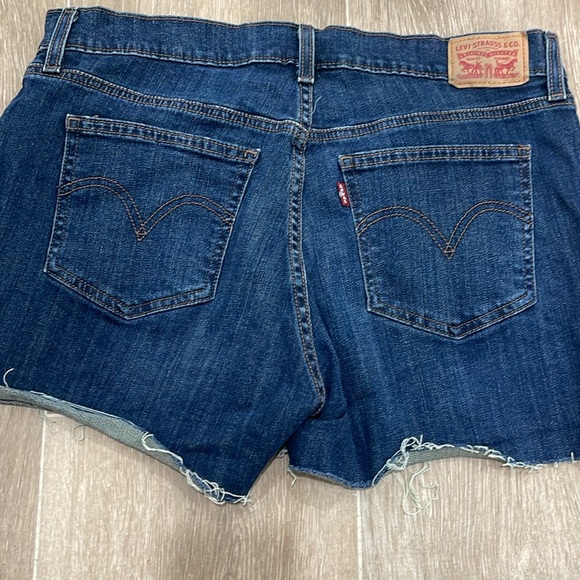 Levi’s Denim Cutoff Jean Shorts Size 32 - Picture 3 of 7